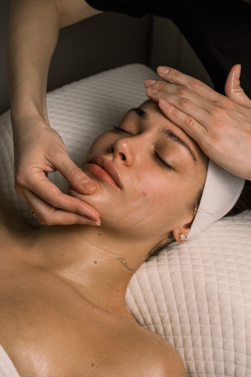 Custom facial treatment near NoMad, Manhattan at Darlings Beauty Lab